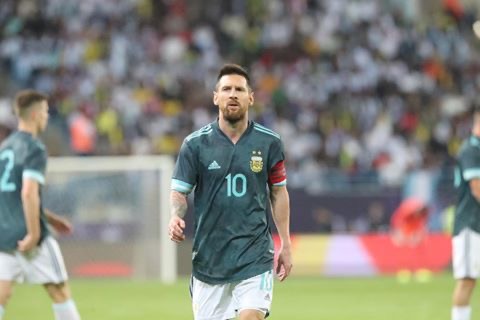 Lionel Messi vole la vedette à son 700e match