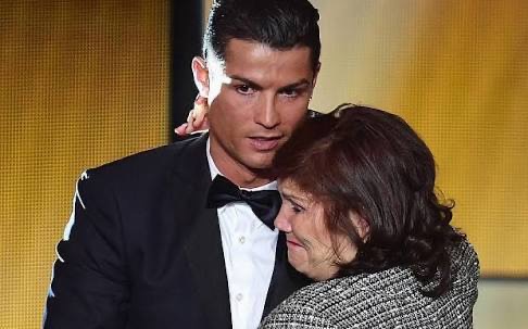 Victime d'un AVC, la mère de Ronaldo hospitalisée