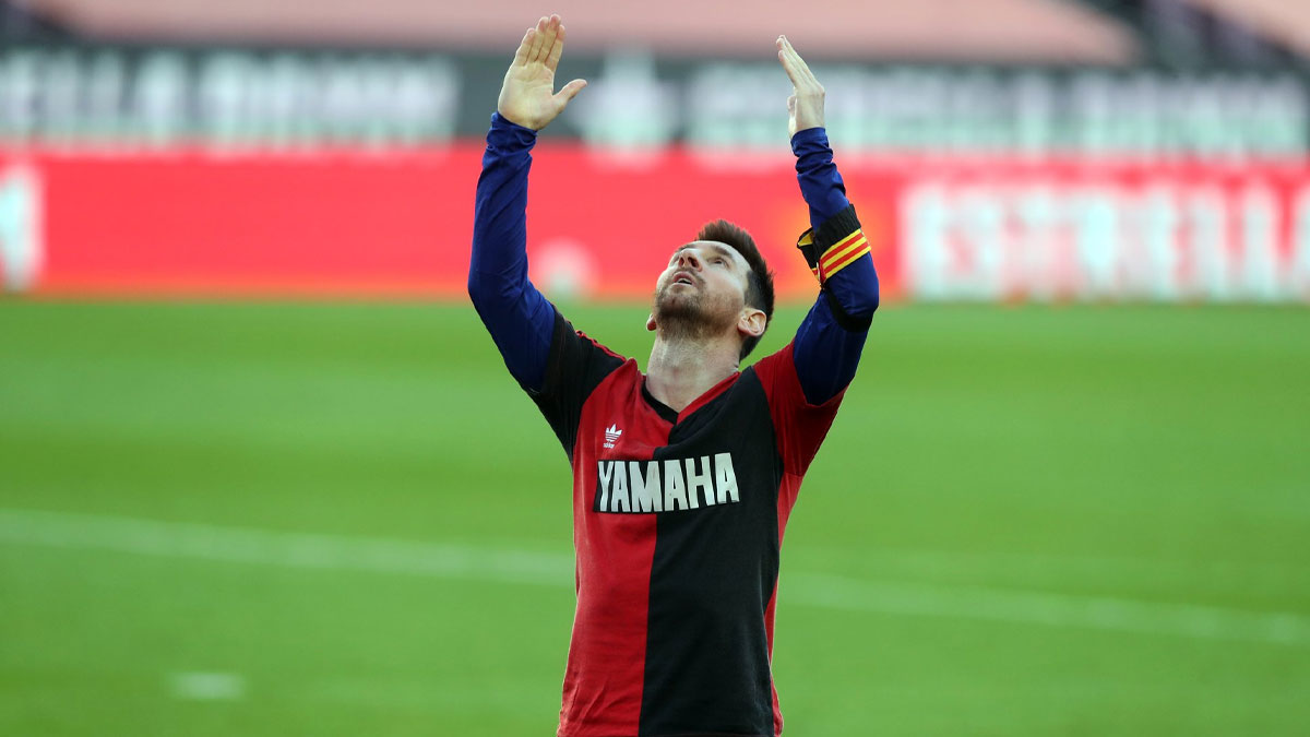 Lionel Messi rend hommage à Diego Maradona